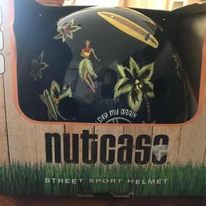 Nutcase Bike Helmet - L - Haiwaiian Shirt Print